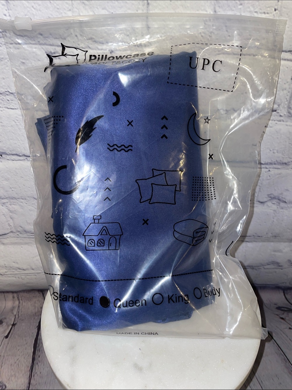 Satin Pillowcase  -Queen Size Navy Blue New includes sleep mask and scrunchie
